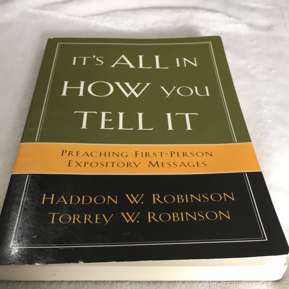 Set of 2 paperbacks. It’s All in How You Tell It and The Bronze Bow - Picture 4 of 5